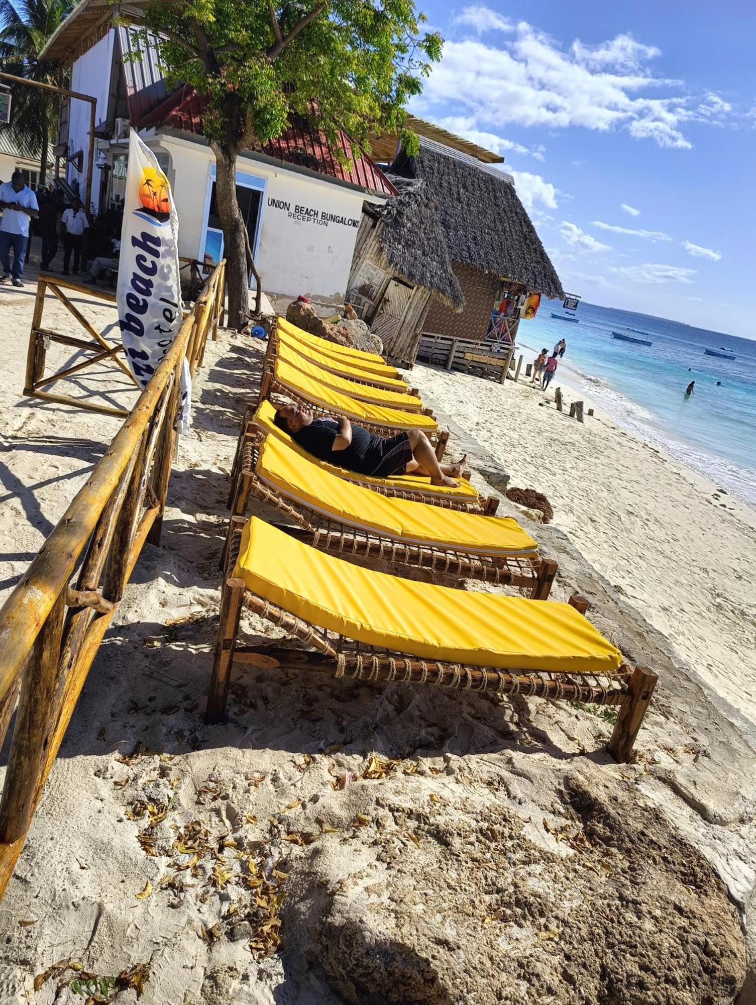 Zanzi Beach Hotel Nungwi Exterior photo